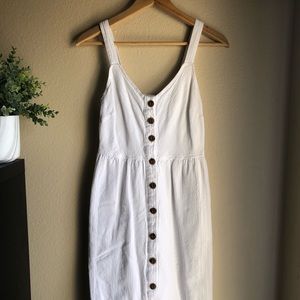 -Universal Thread Dress; Button down white color; Size S.